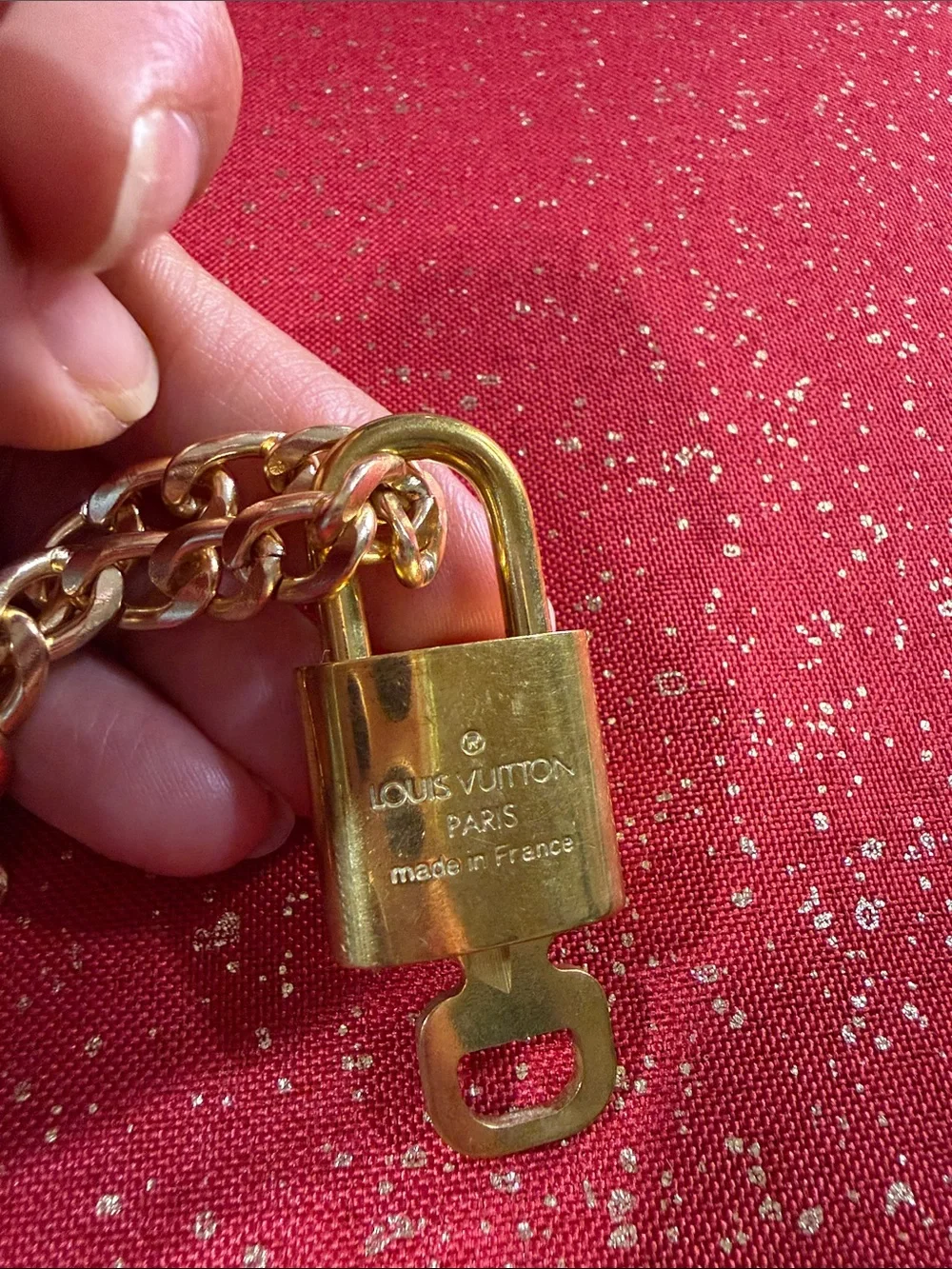 Louis Vuitton lock n key#320 with chain
